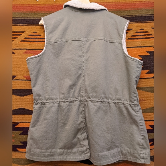 LL Bean Women's Classic Sherpa-Lined Vest, US L - Picture 4 of 7